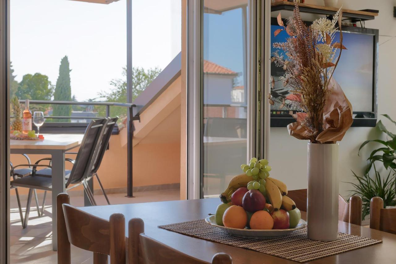 Ari And Bonnie - Cozy With Roof Terrace Apartament *