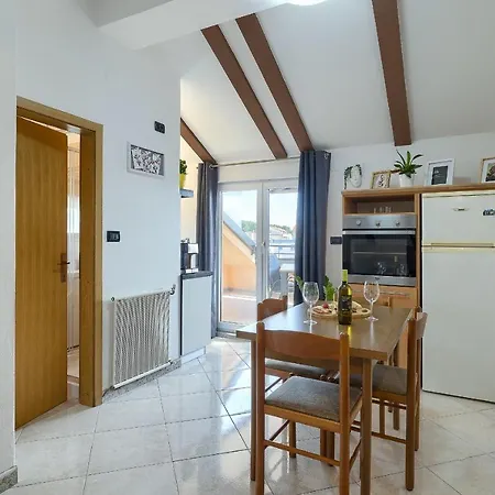 Apartments Ari And Bonnie - Cozy With Roof Terrace Pula Exterior photo