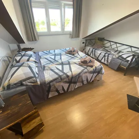 Apartments Ari And Bonnie - Cozy With Roof Terrace Pula Exterior photo